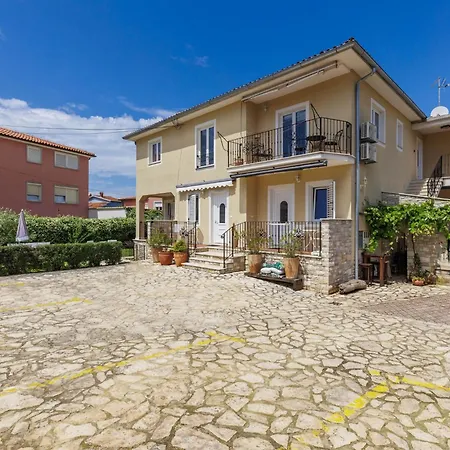 Apartament Apartment Apartment Gigi By Interhome